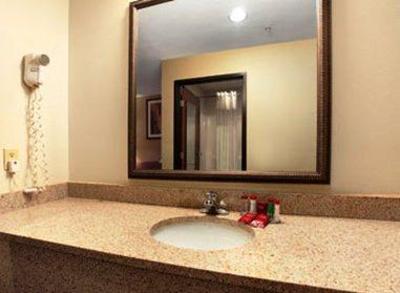 фото отеля Ramada Limited Elizabethtown