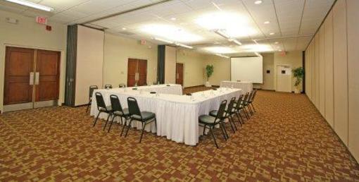 фото отеля Holiday Inn & Suites Greensboro