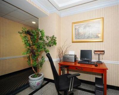 фото отеля Best Western Plus New England Inn & Suites