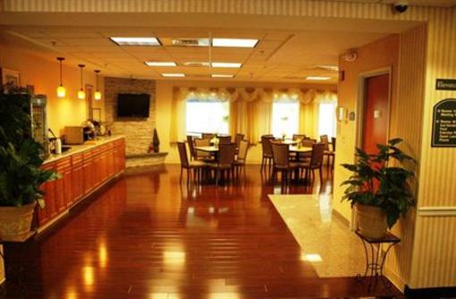 фото отеля Best Western Plus New England Inn & Suites