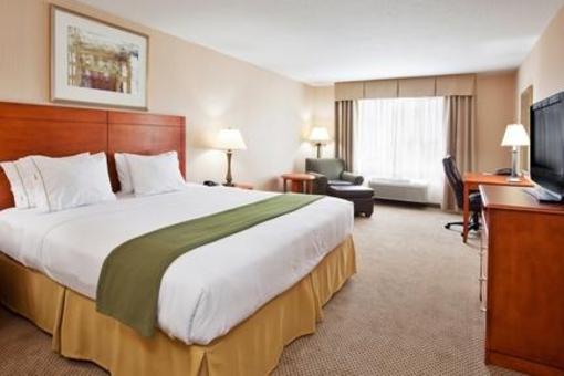 фото отеля Holiday Inn Express Hotel & Suites Howell