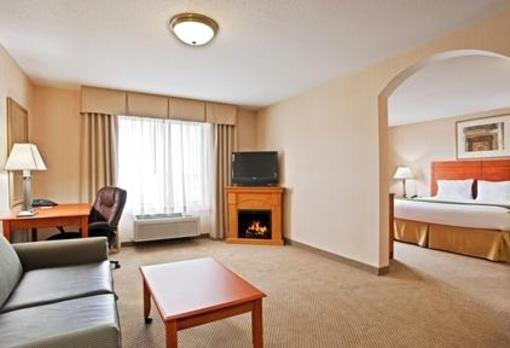 фото отеля Holiday Inn Express Hotel & Suites Howell