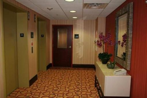 фото отеля Hampton Inn and Suites Woodstock VA