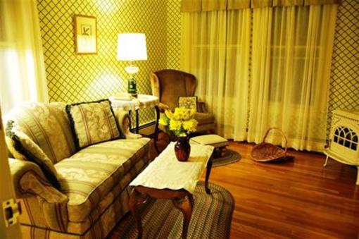 фото отеля Hawthorn Inn