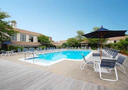 фото отеля Clarion Inn South Yarmouth