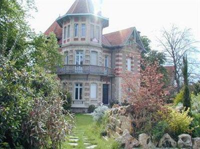 фото отеля Hotel Le Dauphin Arcachon