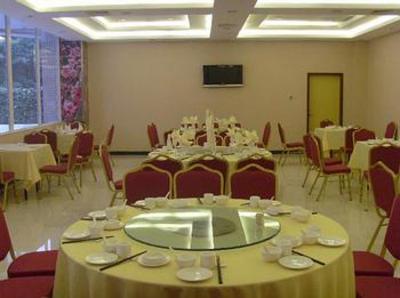 фото отеля Peach Blossom River Hotel
