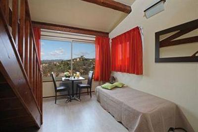 фото отеля Hotel Le Logis du Chateau Vaison-la-Romaine
