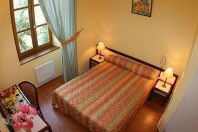 фото отеля Hostellerie Des Lauriers Curvalle