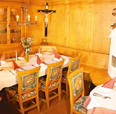 фото отеля Kur und Ferienhotel Alpenhof Bad Kohlgrub