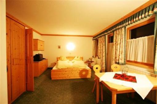 фото отеля Appartements & Hotel Central Pertisau