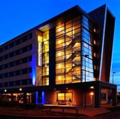 фото отеля Holiday Inn Express Liverpool-John Lennon Airport