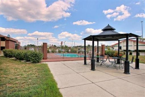 фото отеля Clarion Inn & Suites Terre Haute