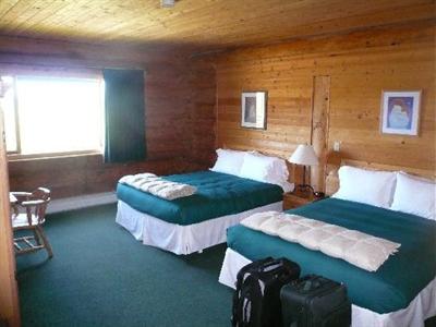 фото отеля Glacier Bay's Bear Track Inn
