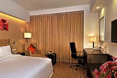 фото отеля Four Points Hotel Nagar Road Pune