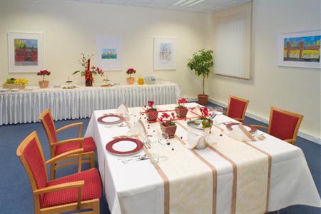 фото отеля Holiday Inn Express Krakow