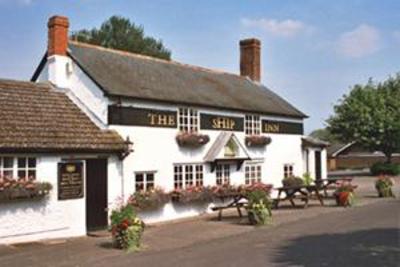 фото отеля The Ship Inn Burcombe