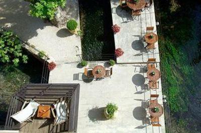 фото отеля Hotel Du Poete Fontaine-de-Vaucluse