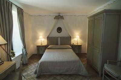 фото отеля Hotel Du Poete Fontaine-de-Vaucluse