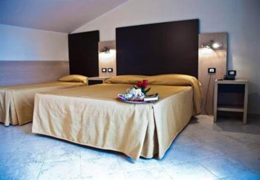 фото отеля Hotel Dei Tartari Guidonia Montecelio