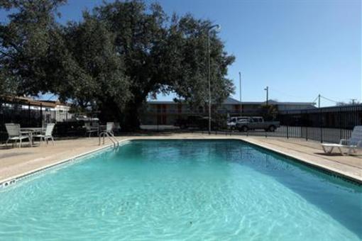 фото отеля Americas Best Value Inn Uvalde