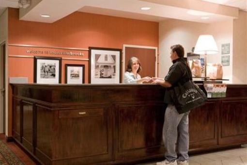 фото отеля Hampton Inn Louisville I-65 @ Brooks Rd.