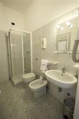 фото отеля Hotel Saturnia Gardone Riviera