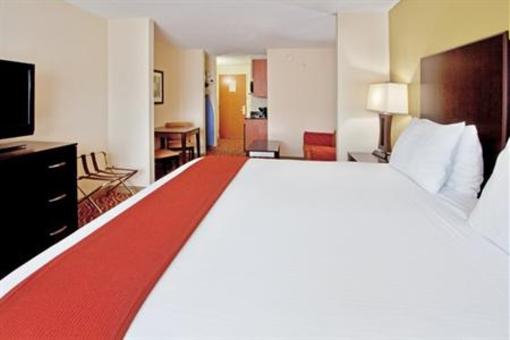 фото отеля Holiday Inn Express and Suites Anderson - I-85