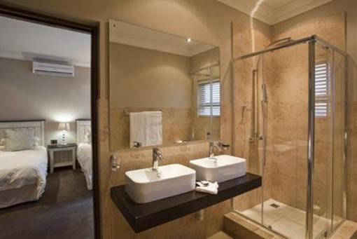 фото отеля Hyde Park Villas