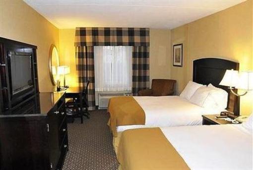 фото отеля Holiday Inn Express Saugus Logan Airport