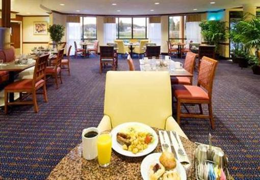 фото отеля Courtyard by Marriott Harrisburg West / Mechanicsburg