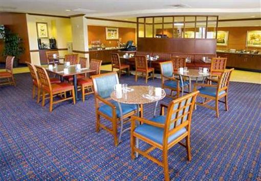 фото отеля Courtyard by Marriott Harrisburg West / Mechanicsburg