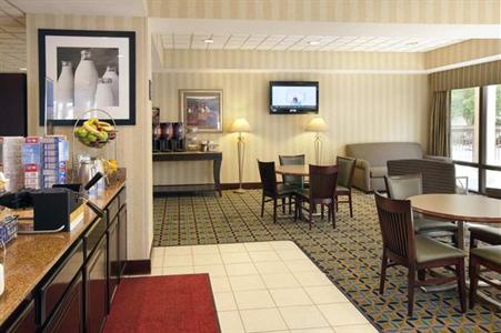 фото отеля Hampton Inn Metairie