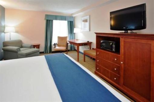 фото отеля Holiday Inn Express Hotel & Suites Fredericksburg (Virginia)