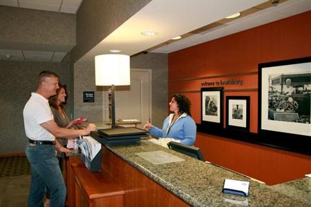 фото отеля Hampton Inn Lewisburg