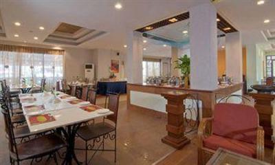 фото отеля Whispering Palms Beach Resort