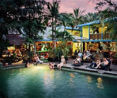 фото отеля Calypso Inn Backpackers Resort