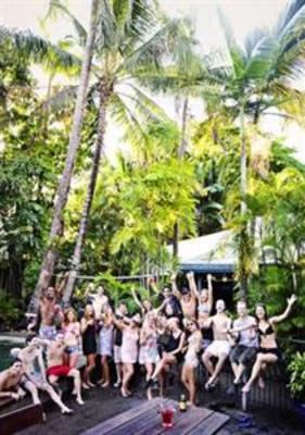 фото отеля Calypso Inn Backpackers Resort