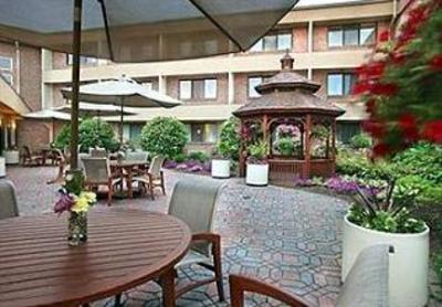 фото отеля Courtyard Hartford Cromwell