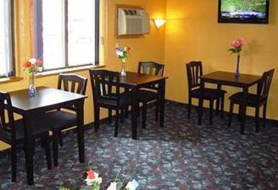 фото отеля Wakota Inn and Suites