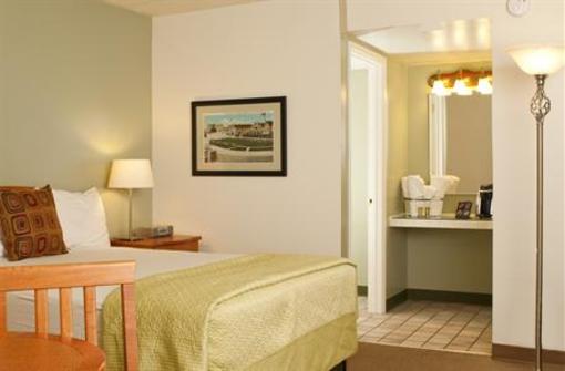 фото отеля Crosswinds Motel