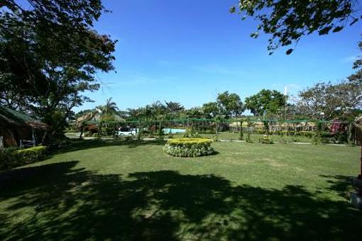 фото отеля Stilts Calatagan Beach Resort
