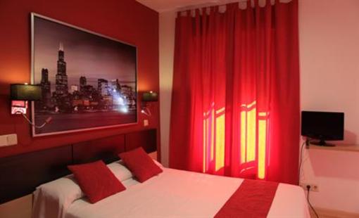 фото отеля Hostal Falfes