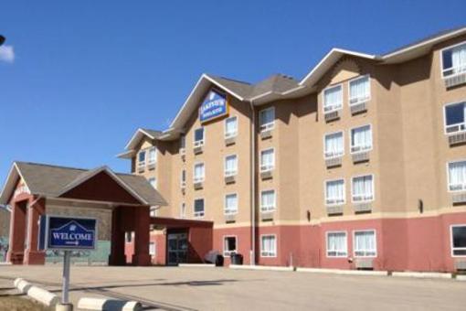 фото отеля Lakeview Inn & Suites Chetwynd