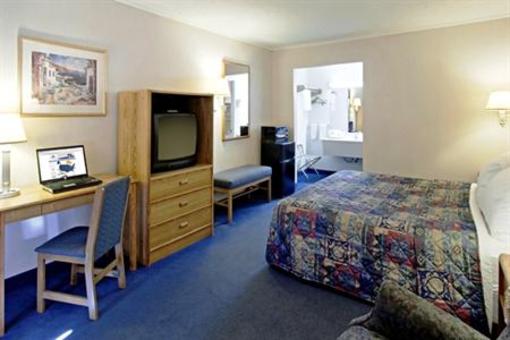 фото отеля Americas Best Value Parkway Inn