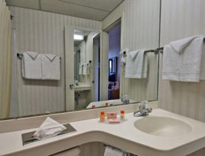 фото отеля Howard Johnson Hotel Milford (Connecticut)