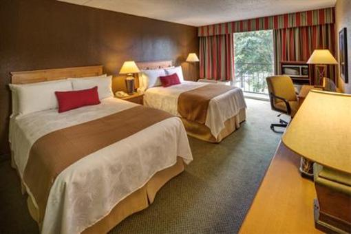 фото отеля Whispering Woods Hotel & Conference Center