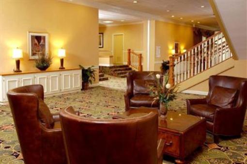 фото отеля Whispering Woods Hotel & Conference Center