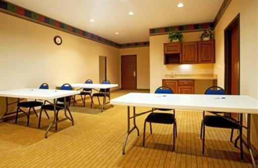 фото отеля Holiday Inn Express Hotel & Suites Acme