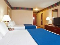 Holiday Inn Express Hotel & Suites Acme